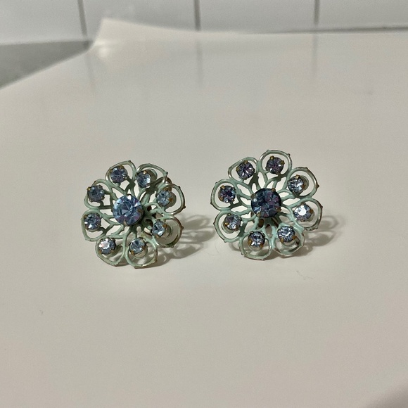 VTG Purplish Blue Rhinestone With Silver Tone Screw Back Earrings - Picture 1 of 6